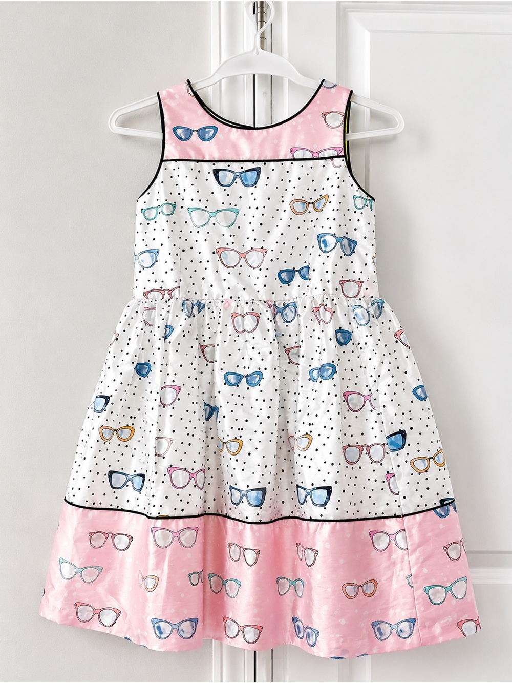 Pippa & Julie White Dress with Pink Panels and Multicolor Sunglasses